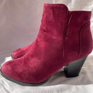 Merlot Low Heel Vegan Suede ZipAnkle Bootie Women’s Sz. 10
